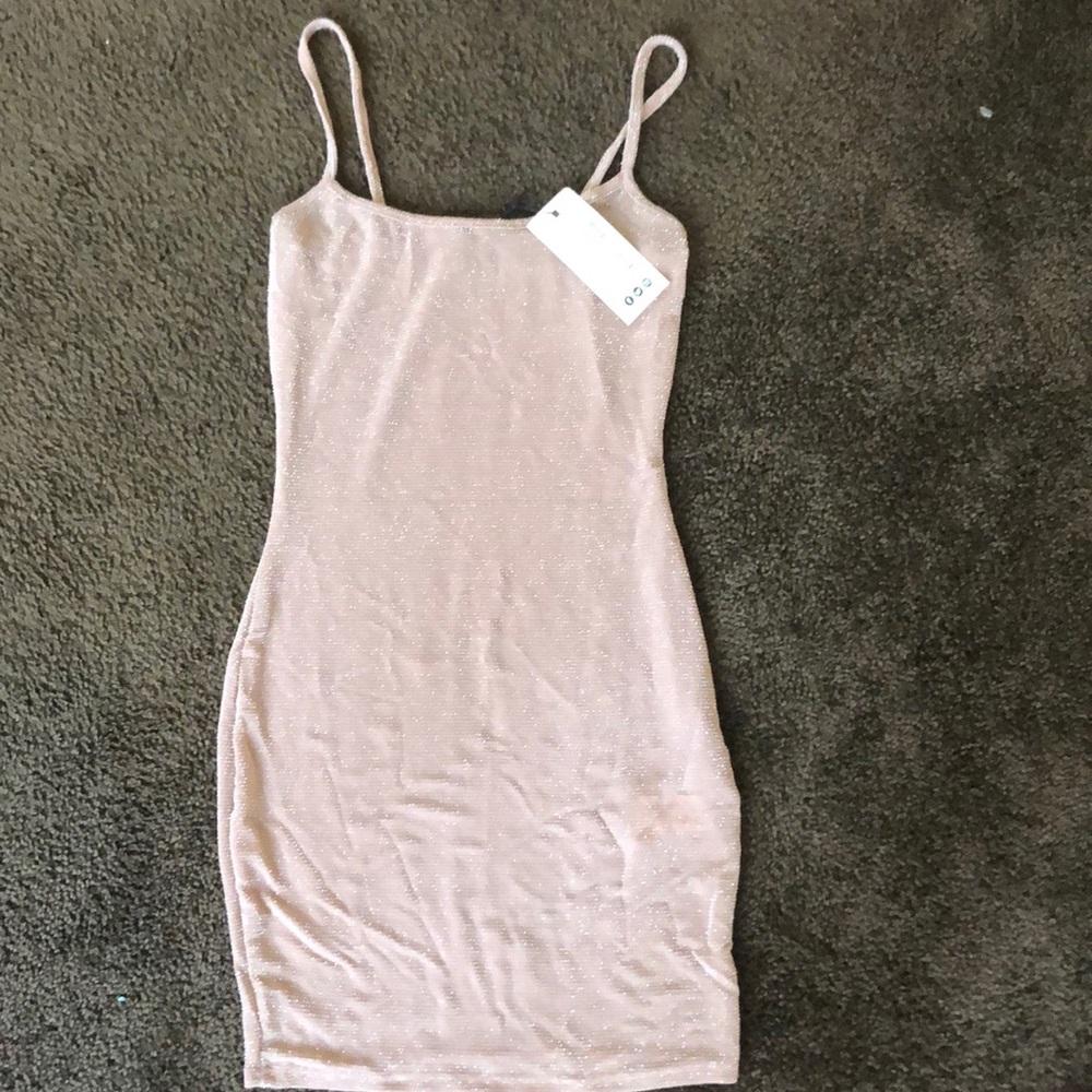 Petite Body con dress